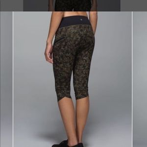 Lululemon crop camo leggings